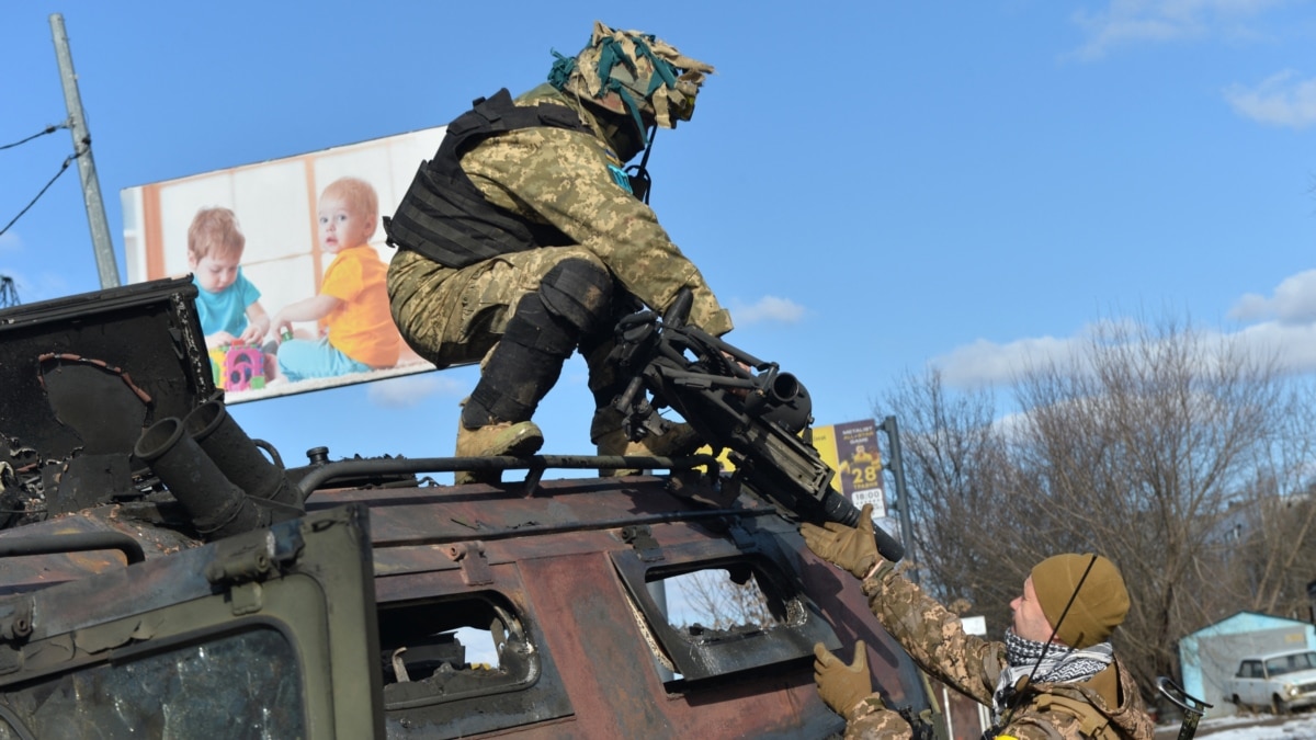 Неделя беше четвъртият ден от руката инвазия в Украйна. Украинските