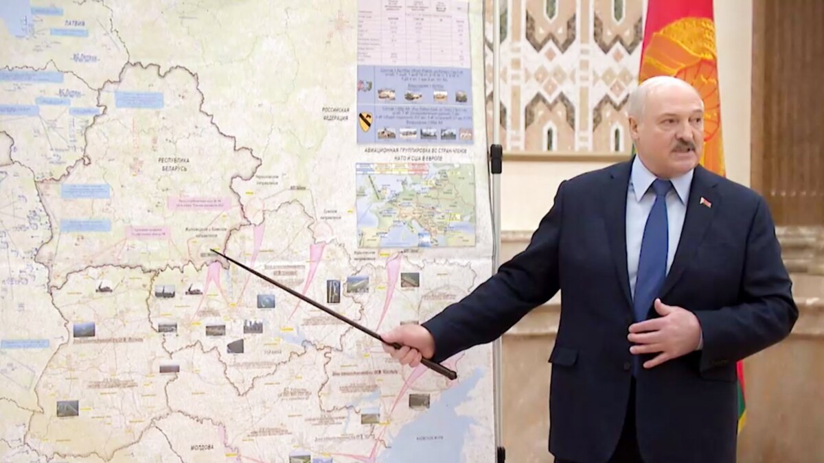 «Зараз я вам покажу…» – Лукашенко заявив про «війну Заходу» і розмову з Путіним про те, звідки нібито готується напад