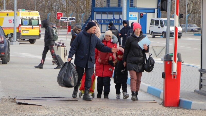 Ukrajinu do sada napustilo skoro 400 hiljada ljudi 