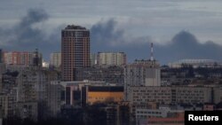 Dim iznad Kijeva posle treće noći ruske invazije, 27. februar 2022.