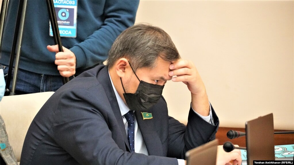 Саясат Нурбек в бытность депутатом мажилиса парламента Казахстана. Нур-Султан, 2 марта 2022 года