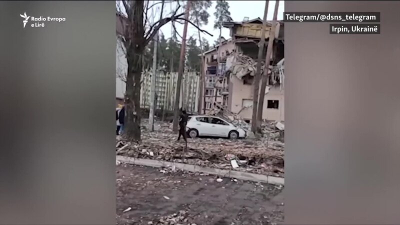 Sulmi rus fajësohet për shkatërrimin e banesave afër Kievit