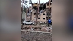 Un bloc distrus de bombardamente în Irpin, lângă Kiev