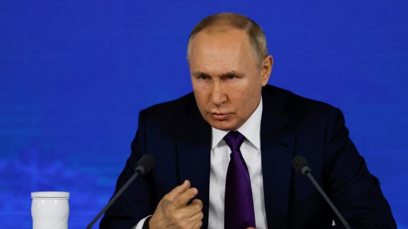 Путин иҷоза дод, ки хориҷиҳо дар сафи ҷудоиталабони украинӣ биҷанганд 