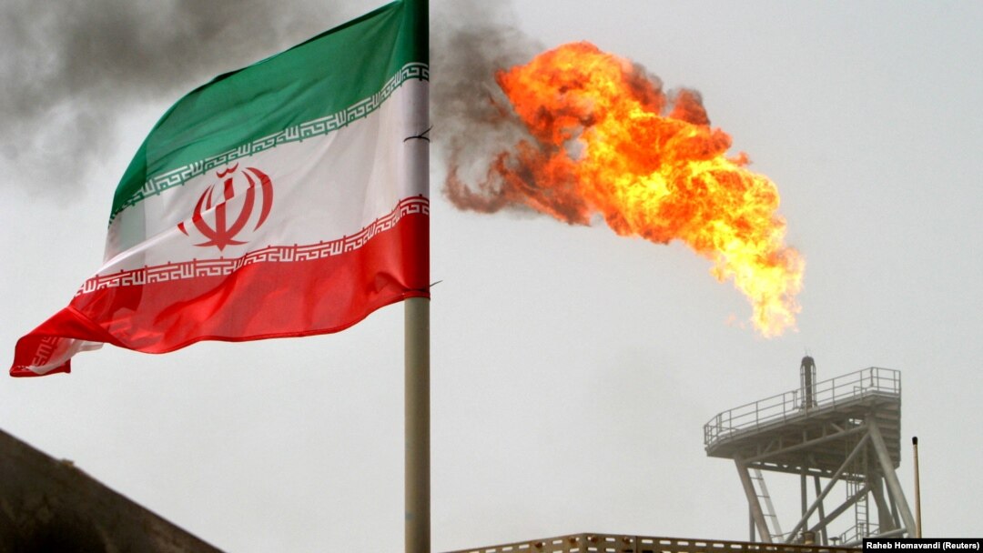 Иранская нефтяная платформа на шельфе Персидского залива