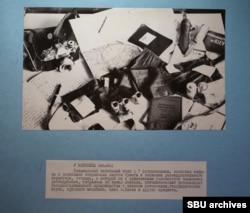 Stvari iz Makinenove "bube" koje su Sovjeti koristili kao dokaze.