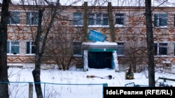 Здание детского сада в селе Большое Карачкино, которое продали через сервис "Авито"