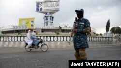 Një luftëtarë taliban në Kandahar të Afganistanit. Fotografi nga arkivi. 