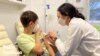 Чехія почала вакцинувати дітей від 5 років проти COVID-19: чи є ажіотаж та що роблять ті, хто проти? (відео)