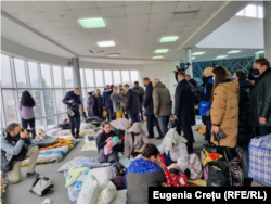 Șeful politicii externe și de securitate al Uniunii Europene, Josep Borrell, vizitează centrul pentru refugiații ucraineni de la Moldexpo, Chișinau