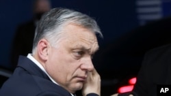 Orbán Viktor miniszterelnök érkezik a rendkívüli Ukrajna-csúcsra Brüsszelben 2022. február 24-én