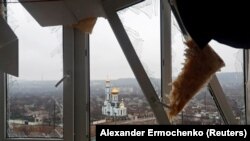 Kitört ablakok az ukrán Horlivka településen 2022. március 2-án. Fotó: Reuters / Alexander Ermo