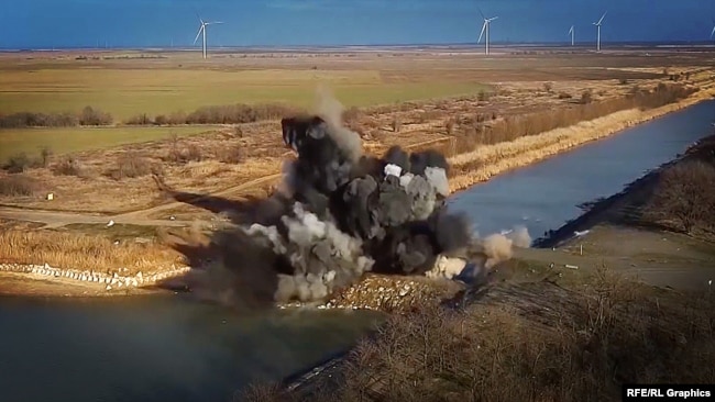 Підрив російськими військами греблі на Північно-Кримському каналі на Херсонщині в перший день повномасштабного вторгнення Росії в Україну, 24 лютого 2022 року