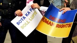 Protestë në Prishtinë, në shenjë solidariteti me popullin e Ukrainës pas pushtimit nga Rusia, më 25 shkurt, 2022.