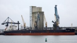 Zaplenjeni kargo brod Pola Ariake u luci u Francuskoj, 3. mart 2022.