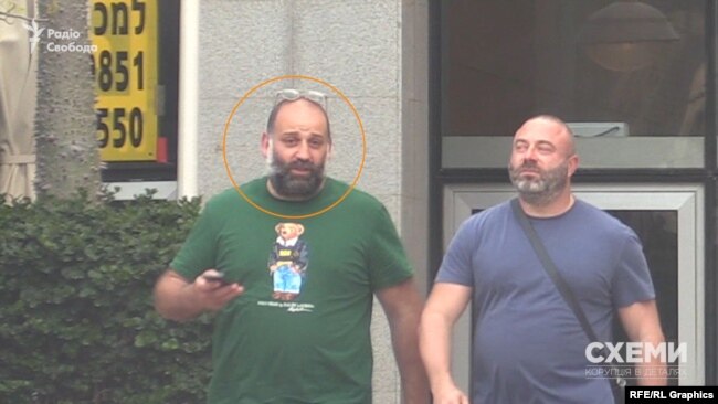 Із будівлі бізнес-центру вийшов Тімур Міндіч – бізнес-партнер Зеленського і друг олігарха Коломойського Із будівлі бізнес-центру вийшов Тімур Міндіч – бізнес-партнер Зеленського і друг олігарха Коломойського