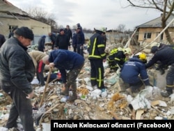 На місці працюють поліція та рятувальники