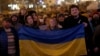 Біля резиденції президента Чехії підняли прапор України