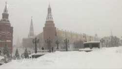 Барф дар Маскав аҳволи муҳоҷиронро бад кард