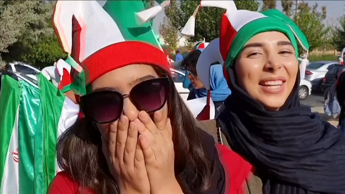 Fifa Demands Iran Allow Women To Attend All Football Matches