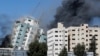 Blocul în care se aflau birourile AP și Al Jazeera din Gaza s-a prăbușit după ce a fost lovit de o rachetă Israeliană.