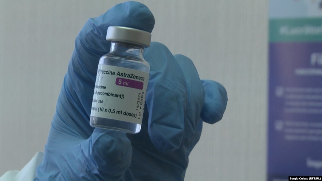 Pe platforma de vaccinare pot fi găsite mii se locuri libere pentru vaccinul AstraZeneca 