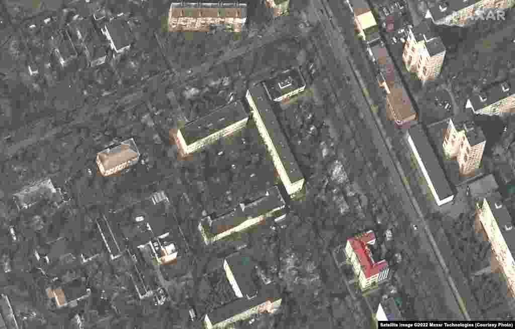 Лікарня в Маріуполі перед авіаударами.&nbsp;Satellite image &copy;2022&nbsp;Maxar Technologies