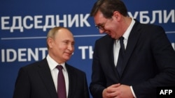 Serbian President Aleksandar Vucic (right) and Russia's Vladimir Putin in Belgrade in January 2019