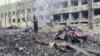 Останките от бомбардираната детска болница в Мариупол