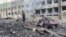 Останките от бомбардираната детска болница в Мариупол