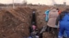 Acum o săptămână, din Mariupol apăreau primele imagini cu o groapă comună în care erau îngropate victimele atacurilor armatei Rusiei. 