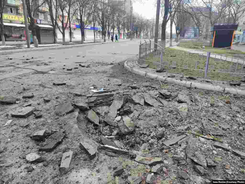 Маріуполь після ракетних обстрілів російською авіацією. Фото 9-10 березня 2022 року