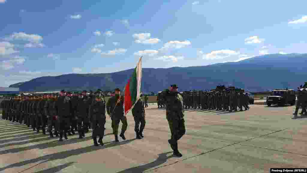 Misija EUFOR Althea je najduža vojna operacija EU-a, jedina kopnena misija, te jedina misija koja ima izvršni mandat da koristi silu. Na fotografiji svečani mimohod bugarskih vojnika koji su dio snaga EUFOR-a u BiH