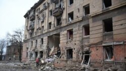 Clădire din Mariupol distrusă de bombardamente, 9 martie 2022.