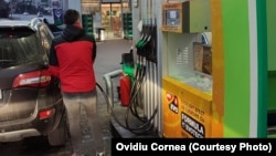 Guvernul introduce stare de criză pe piața petrolului și plafonează adaosurile comerciale pe întreg lanțul de distribuție.