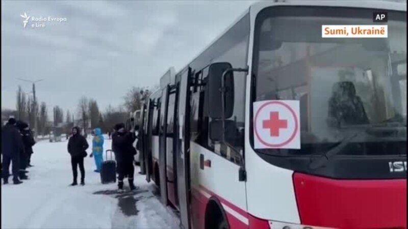 Ukrainasit ikin nga sulmet ruse pas hapjes së korridorit humanitar
