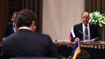 Руският външен министър Сергей Лавров отхвърли обвиненията за в Мариупол