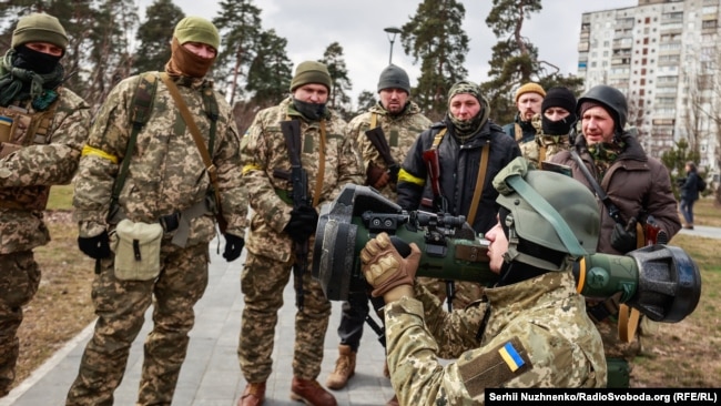 Обучение участников территориальной обороны в Киеве, 9 марта 2022 года