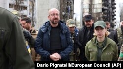 ევროპული საბჭოს პრეზიდენტი შარლ მიშელი უკრაინის ქალაქ ბოროდიანკაში. 2022 წლის აპრილი