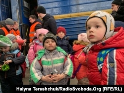 Прибуття у Львів прибули близько 130 вихованців Запорізького обласного будинку дитини