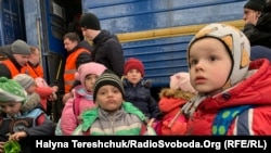 16 березня у Львів привезли близько 130 дітей-сиріт і позбавлених батьківської опіки з Запорізької області