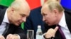 Руският финансов министър Антон Силуанов и президентът на страната Владимир Путин