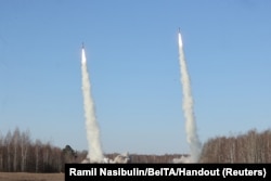 Запуск ракет з комплексаў «Точка У» падчас беларуска-расейскіх вучэньняў у Гомельскай вобласьці 15 лютага 2022 года