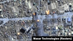  Сателитна фотография демонстрира горящи домове в североизточен Чернигов 