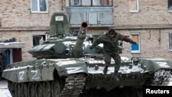 Руски танк във Волноваха, Донецки регион