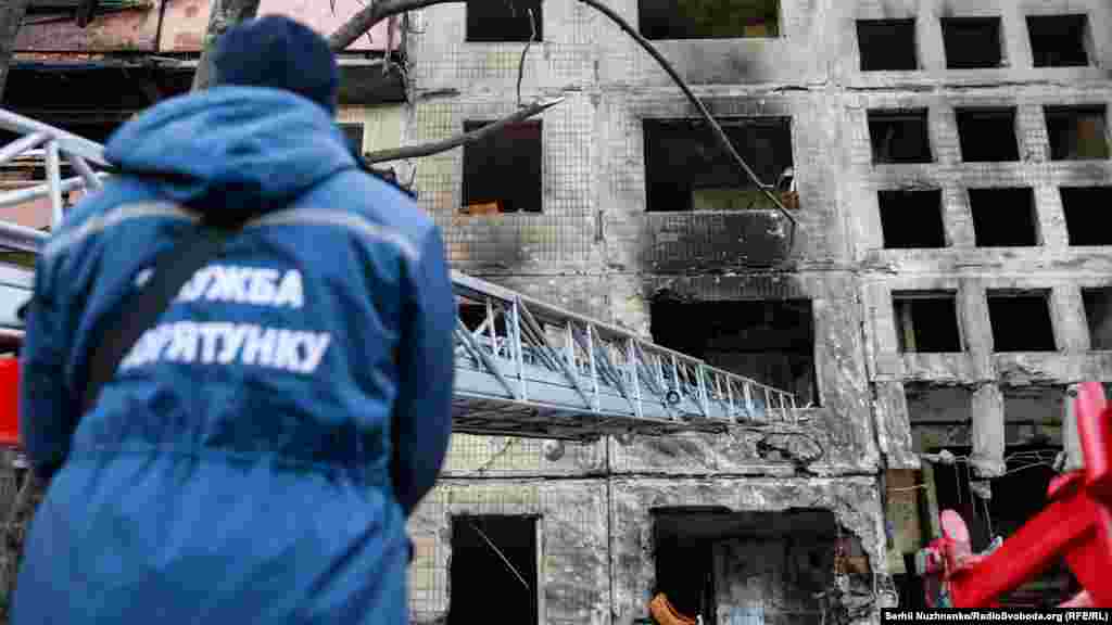 Один человек погиб, троих госпитализировали, девятерым оказали помощь на месте, отметили в ГСЧС. Киев, 14 марта 2022 года