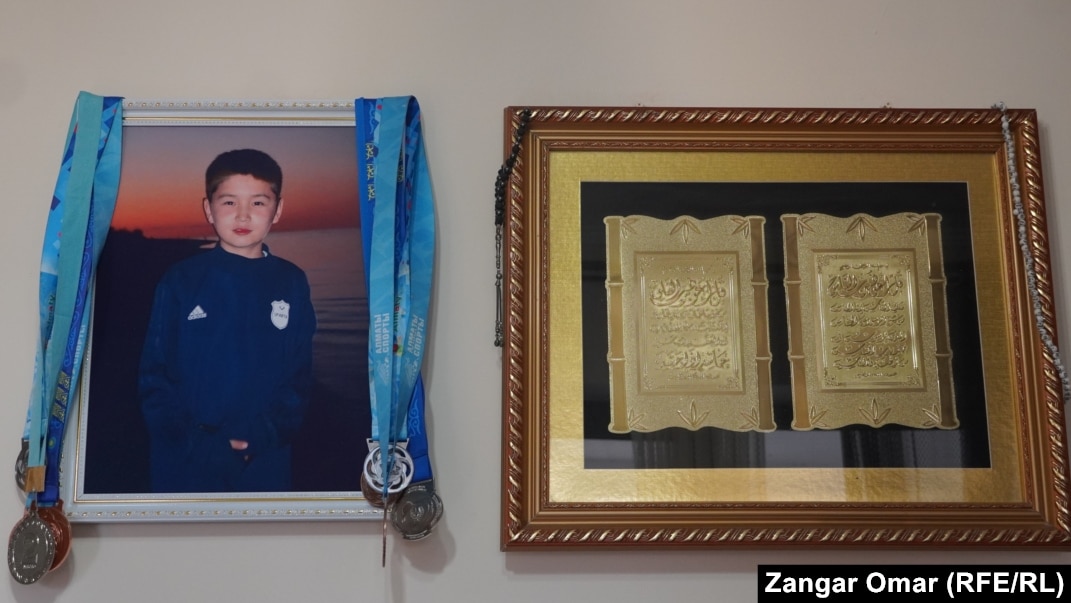 Кішкентай аға мен әпкесі секс