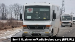 Колонна автобусов для эвакуации мирных жителей, Киевская область, 13 марта 2022 года