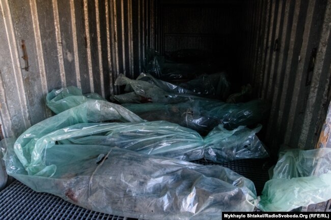 Tizenkét orosz katona holtteste egy hűtőkocsiban a voznyeszenszki vasútállomáson 2022. március 16-án