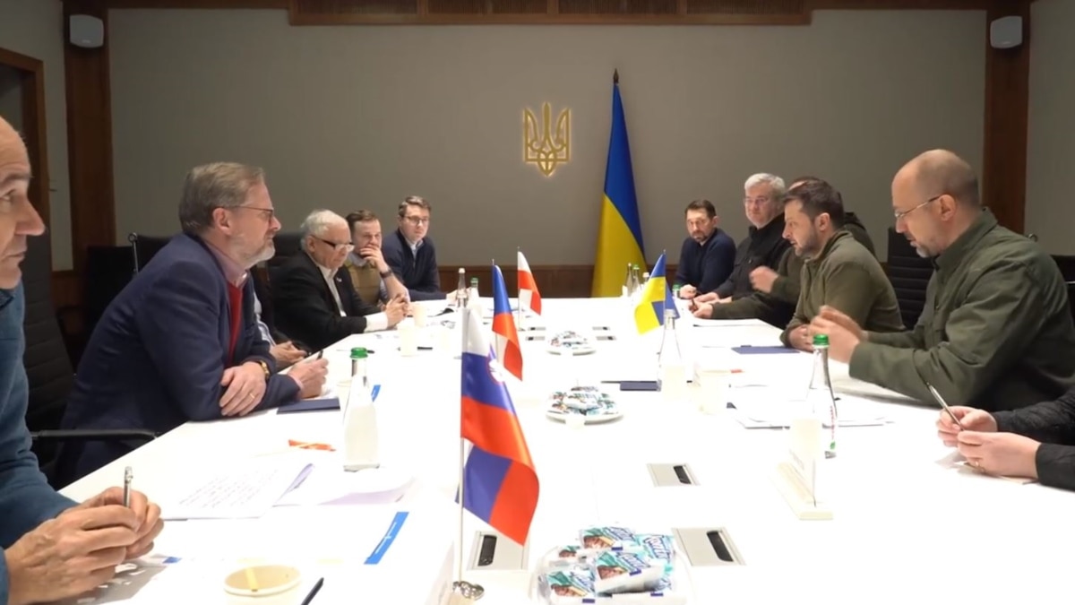 Министър-председателите на Полша, Чехия и Словения се срещнаха с украинския